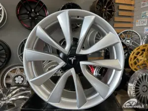 Ratlankis Tesla Model 3 Stiletto sport style 20X8.5J 5X114.3 ET35 64.1 Silver