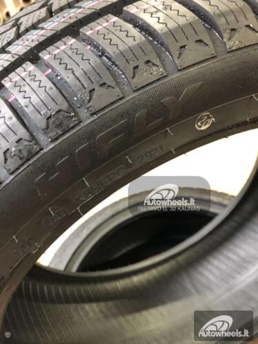 Padanga HiFly Win-Turi 212 R19 245/40