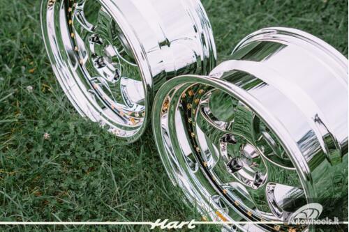 Ratlankis HART HR99 R18X10J 5X114.3 ET25 CB:73.1 Vacuum Chrome and golden rivets