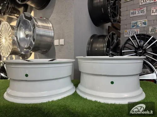 Ratlankis Vossen CV3 Style R20X9J 5x115 ET15 74.1 White with black spokes