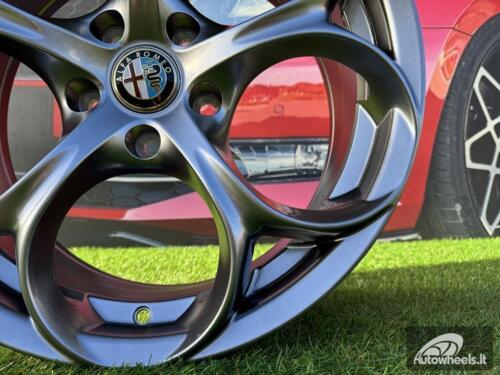 Ratlankis R18x8  5X110  ET  33  65.1  L1664  (YF5707)  Hyper Black (HB)  For ALFA  (Z6)  (HYBRID FORGED (ET32))