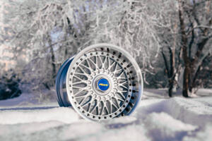 Ratlankis HART HR86 R17X9J 4X100/4X108 ET22 CB:73.1mm Silver face and Diamond cut lip Black Rivets