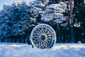 Ratlankis HART HR86 R17X8J 4X100/4X108 ET20 CB:73.1mm Hyper Black face and Diamond cut lip Black Rivets